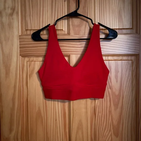 Fabletics All Day Every Day Sports Bra Haute Red No Tag Medium - Picture 4 of 6